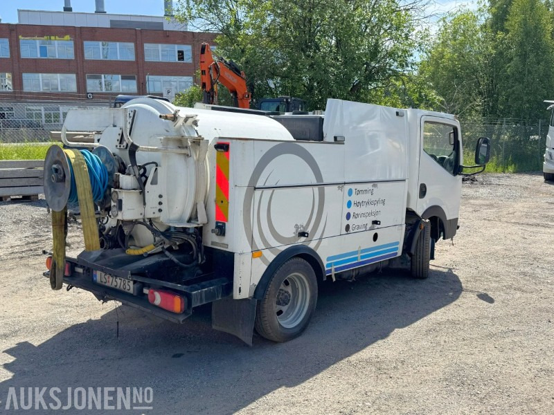 2011 Nissan Cabstar Combi | spyle og sugebil | Speck Rioned | rep.objekt - Camión cisterna: foto 5 2011 Nissan Cabstar Combi | spyle og sugebil | Speck Rioned | rep.objekt - Camión cisterna: foto 5