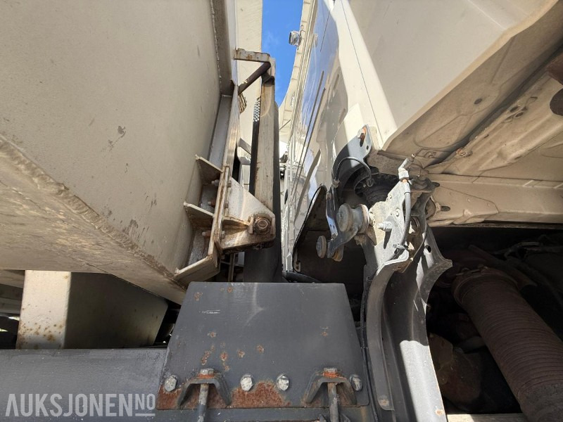 Camión volquete 2011 Scania R620 6X4 Tippbil med 2005 Carnehl trippelkjerre: foto 15 Camión volquete 2011 Scania R620 6X4 Tippbil med 2005 Carnehl trippelkjerre: foto 15