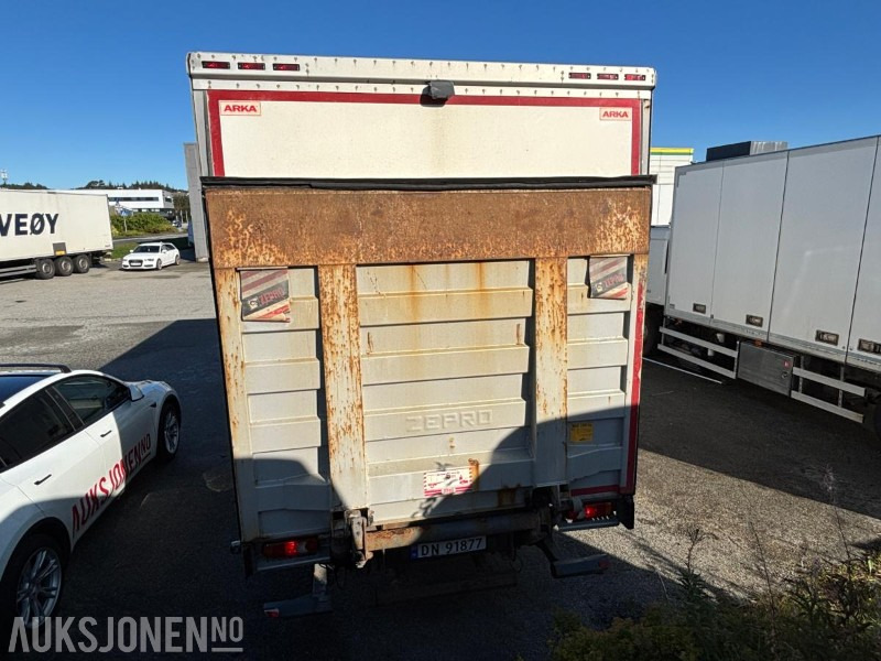 2012 VOLVO FL-290 SKAPBIL. FULL SIDEÅPNING OG ZEPRO BAKLØFT. 18PALLER - Camión caja cerrada: foto 4 2012 VOLVO FL-290 SKAPBIL. FULL SIDEÅPNING OG ZEPRO BAKLØFT. 18PALLER - Camión caja cerrada: foto 4