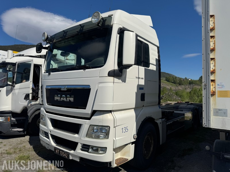 Camión portacontenedore/ Intercambiable 2013 MAN TGX 26.480 chassis med containerfester: foto 1