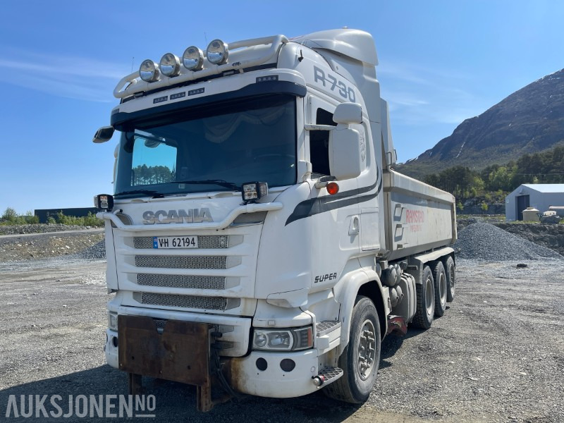 2014 Scania R730 Tridem Brøyterigget tippbil m/ underliggende skjær fra 2021! Euro 6 - Camión volquete: foto 1 2014 Scania R730 Tridem Brøyterigget tippbil m/ underliggende skjær fra 2021! Euro 6 - Camión volquete: foto 1