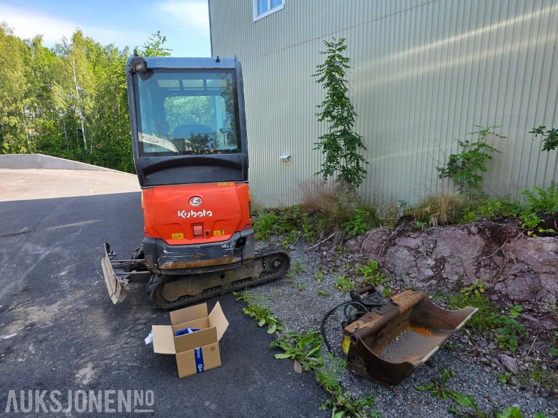 2015 Kubota KX019-4 Minigraver med grave og pusseskuff - Miniexcavadora: foto 4 2015 Kubota KX019-4 Minigraver med grave og pusseskuff - Miniexcavadora: foto 4