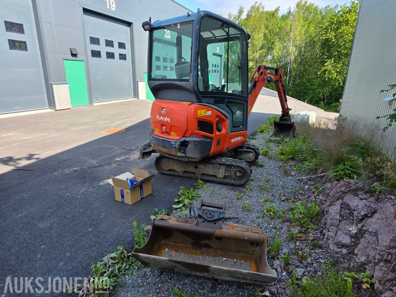 2015 Kubota KX019-4 Minigraver med grave og pusseskuff - Miniexcavadora: foto 5 2015 Kubota KX019-4 Minigraver med grave og pusseskuff - Miniexcavadora: foto 5