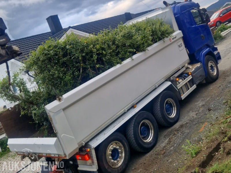 2015 Scania R580 Tippbil - Euro6 - 8X4 - 483 000km - Camión volquete: foto 4 2015 Scania R580 Tippbil - Euro6 - 8X4 - 483 000km - Camión volquete: foto 4