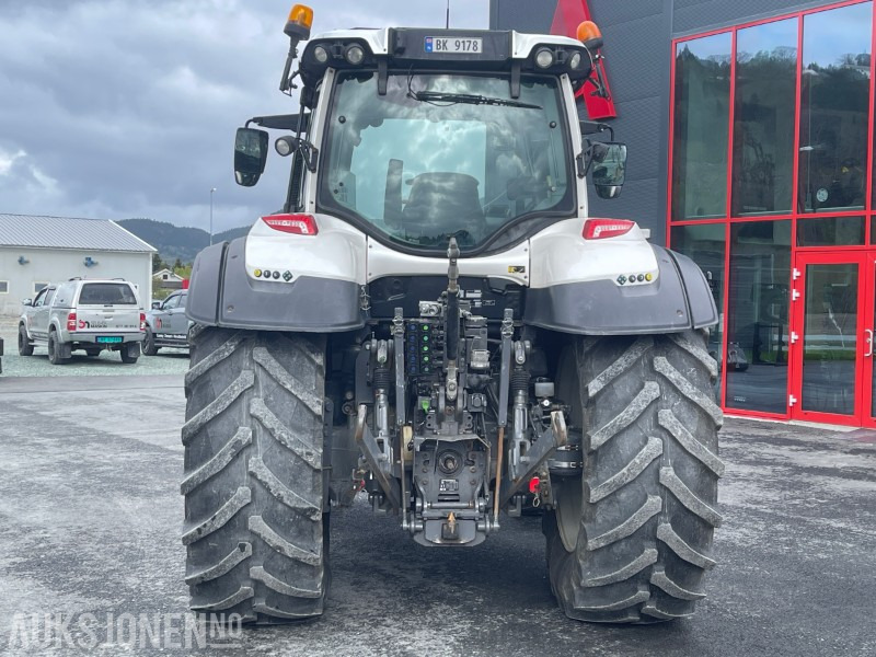 2015 Valtra T214D Versu Direct - Front Hydr. - EU OK 2027 - 50 km/t - Tractor: foto 5 2015 Valtra T214D Versu Direct - Front Hydr. - EU OK 2027 - 50 km/t - Tractor: foto 5