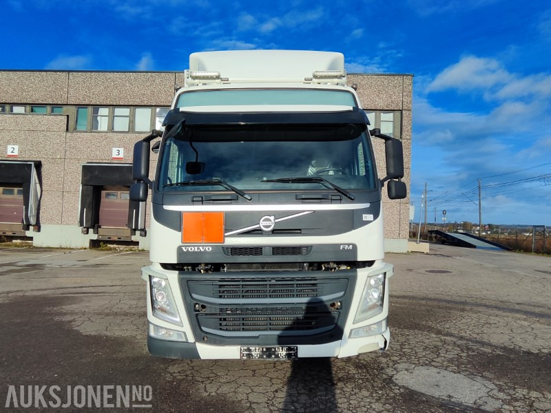 2015 Volvo FM 460 6x2 skapbil m/Full sideåpning - Carrier kjøleanlegg og bakløft - Camión caja cerrada: foto 3 2015 Volvo FM 460 6x2 skapbil m/Full sideåpning - Carrier kjøleanlegg og bakløft - Camión caja cerrada: foto 3