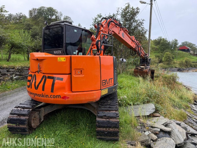 2018 Hitachi ZX85US-5A - Gravemaskin - Tiltrotator - Skjær - Pusseskuff - Lyspakke - Kort hekk - 6 909 timer - Excavadora: foto 5 2018 Hitachi ZX85US-5A - Gravemaskin - Tiltrotator - Skjær - Pusseskuff - Lyspakke - Kort hekk - 6 909 timer - Excavadora: foto 5