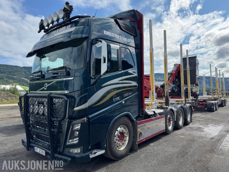 2018 Volvo FH16 8X4 komplett tømmerbil med kran og henger. - Camión forestal, Camión grúa: foto 1 2018 Volvo FH16 8X4 komplett tømmerbil med kran og henger. - Camión forestal, Camión grúa: foto 1