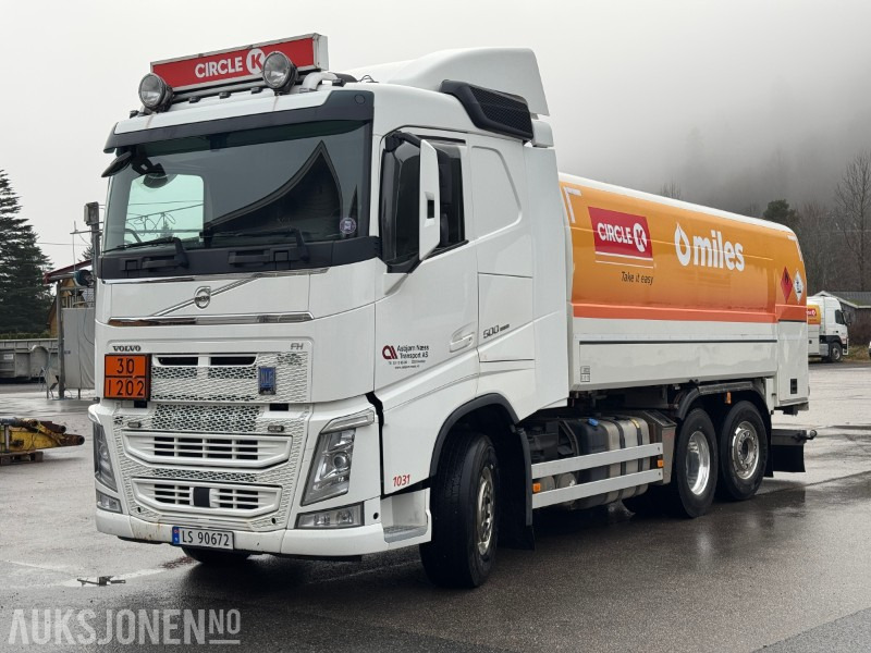 2018 Volvo FH500 - Tankbil - HMK Bilcon tankpåbygg, 18 m³, 4 kammer - Helluft - Camión cisterna: foto 1 2018 Volvo FH500 - Tankbil - HMK Bilcon tankpåbygg, 18 m³, 4 kammer - Helluft - Camión cisterna: foto 1