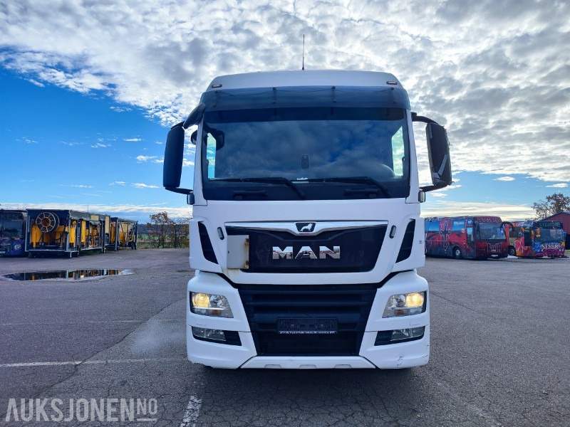 2019 MAN TGS 26.350 • Skapbil med sideåpning og Zepro lift • Euro 6 • 5500 mm akselavstand - Camión caja cerrada: foto 3 2019 MAN TGS 26.350 • Skapbil med sideåpning og Zepro lift • Euro 6 • 5500 mm akselavstand - Camión caja cerrada: foto 3