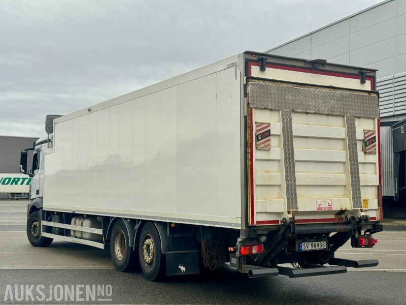 2019 Mercedes-Benz ACTROS 2553L 6X2 - Skapbil - Eu-godkjent til 06/26 - Km: 278353 - Camión caja cerrada: foto 4 2019 Mercedes-Benz ACTROS 2553L 6X2 - Skapbil - Eu-godkjent til 06/26 - Km: 278353 - Camión caja cerrada: foto 4