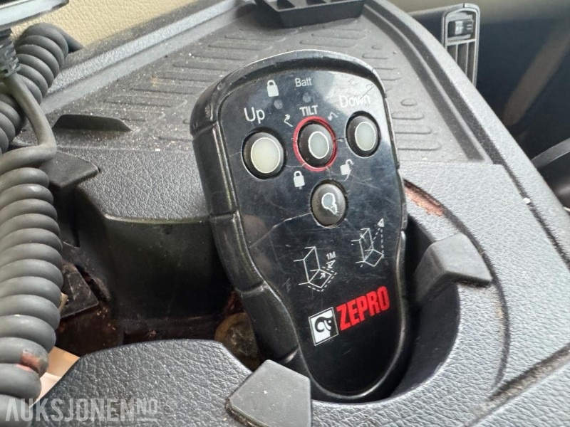 Camión caja cerrada 2019 Mercedes-Benz ACTROS - 6x2 - Eu-godkjent til 07/26 - Km: 150607: foto 20 Camión caja cerrada 2019 Mercedes-Benz ACTROS - 6x2 - Eu-godkjent til 07/26 - Km: 150607: foto 20