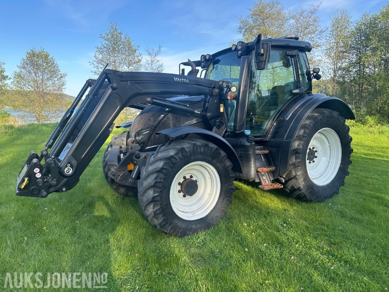2019 Valtra N174 med frontlaster og mye utstyr - Tractor: foto 1 2019 Valtra N174 med frontlaster og mye utstyr - Tractor: foto 1