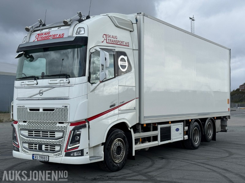 2020 Volvo FH16 750 6x2 skapbil med kjøl/frys - Camión caja cerrada: foto 1 2020 Volvo FH16 750 6x2 skapbil med kjøl/frys - Camión caja cerrada: foto 1