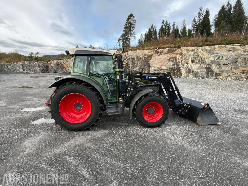 2021 Fendt 211 Vario med Trima frontlaster, hydraulisk toppstag, triangel og skuffe - Tractor: foto 3 2021 Fendt 211 Vario med Trima frontlaster, hydraulisk toppstag, triangel og skuffe - Tractor: foto 3