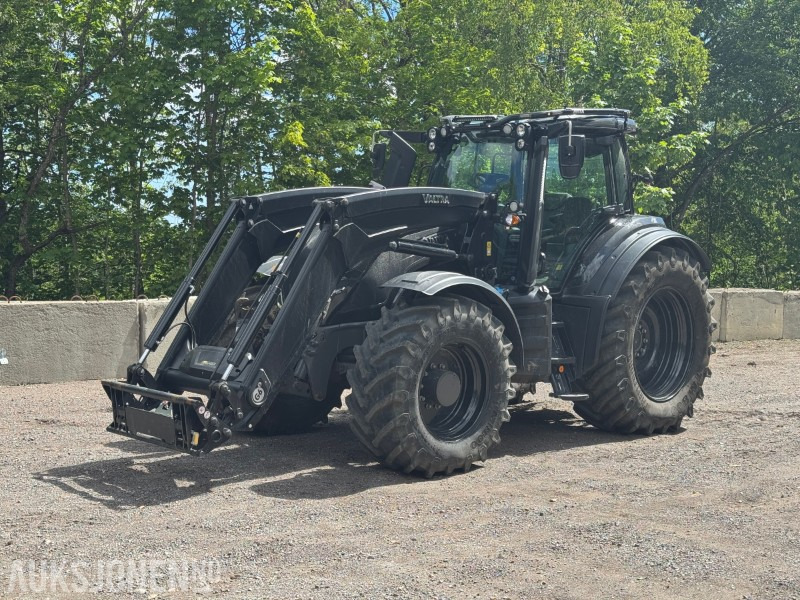 2022 Valtra T235 - Unlimited Black Edition - Traktor - Frontlaster - Tractor: foto 1 2022 Valtra T235 - Unlimited Black Edition - Traktor - Frontlaster - Tractor: foto 1
