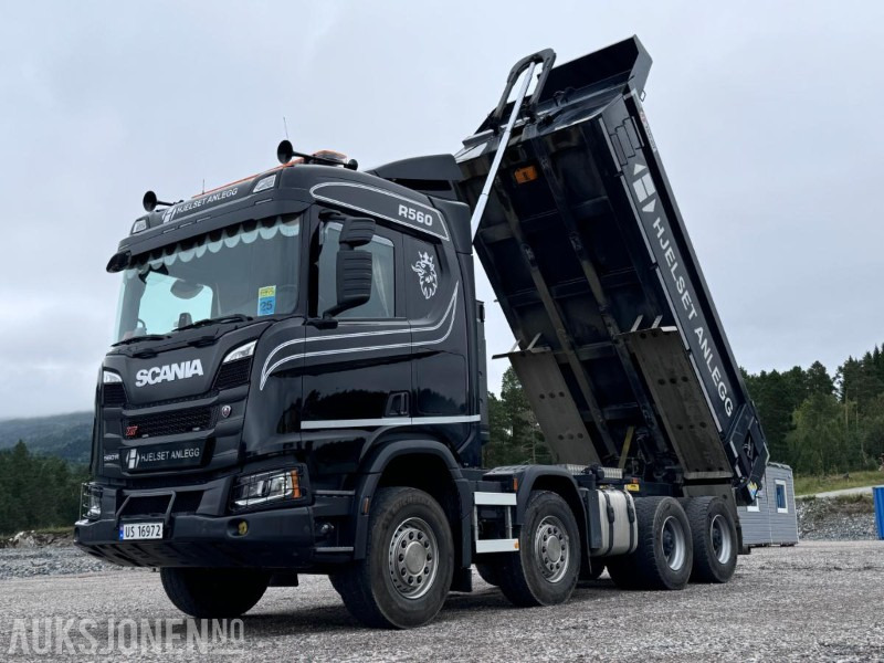 2024 Scania 560R XT tippbil - 8x4 - Istrail påbygg - Navreduksjon - Varme i kasse - Kassevibrator - Gått kun 47.000 km - Camión volquete: foto 1 2024 Scania 560R XT tippbil - 8x4 - Istrail påbygg - Navreduksjon - Varme i kasse - Kassevibrator - Gått kun 47.000 km - Camión volquete: foto 1