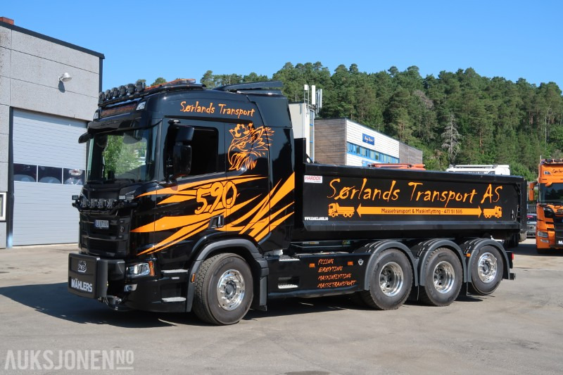 2024 Scania R590 8x4 brøyterigget krokbil m/ 24t JOAB krok - 12 000 km - serviceavtale - Camión multibasculante: foto 1 2024 Scania R590 8x4 brøyterigget krokbil m/ 24t JOAB krok - 12 000 km - serviceavtale - Camión multibasculante: foto 1