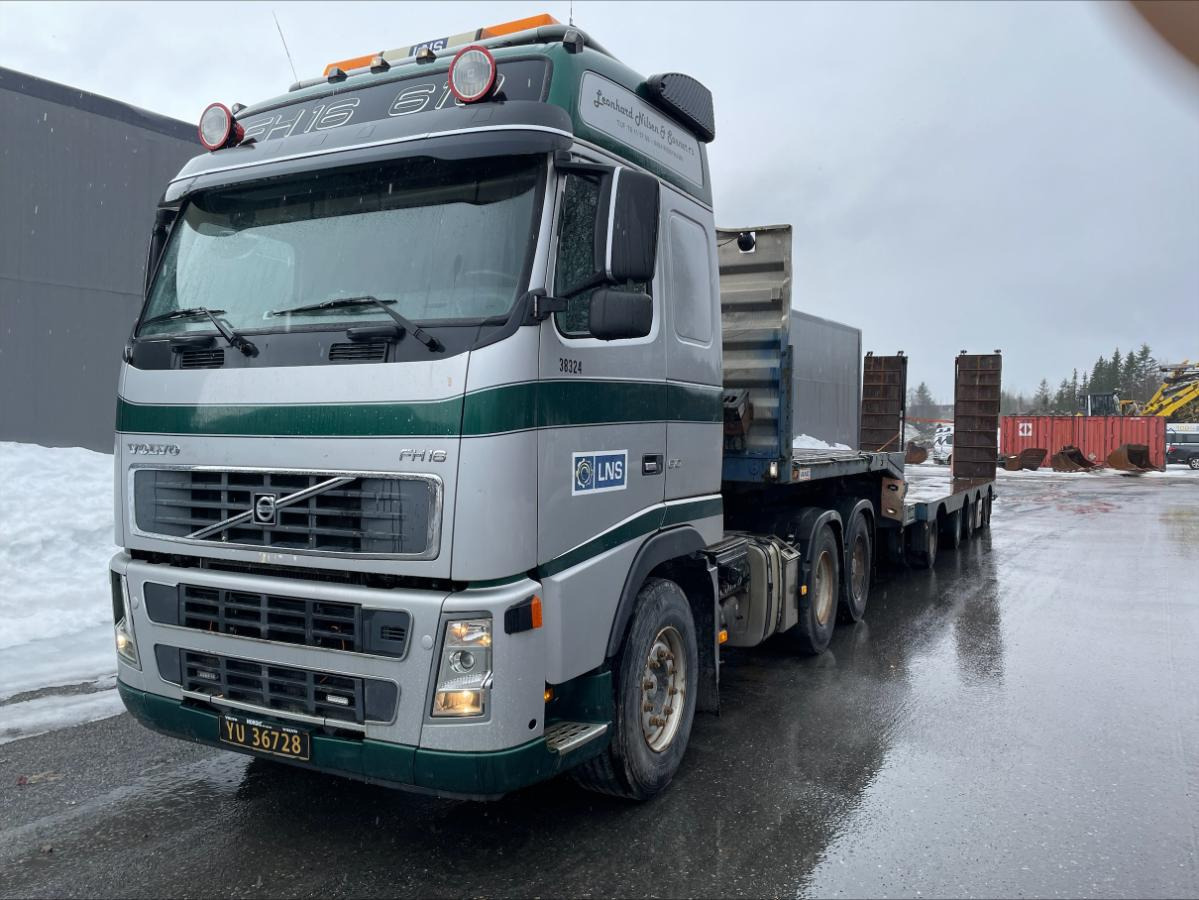 2005 Volvo FH16 6x4 Trekkvogn med Vang SHSL 1111TS maskinhenger - Cabeza tractora: foto 1 2005 Volvo FH16 6x4 Trekkvogn med Vang SHSL 1111TS maskinhenger - Cabeza tractora: foto 1