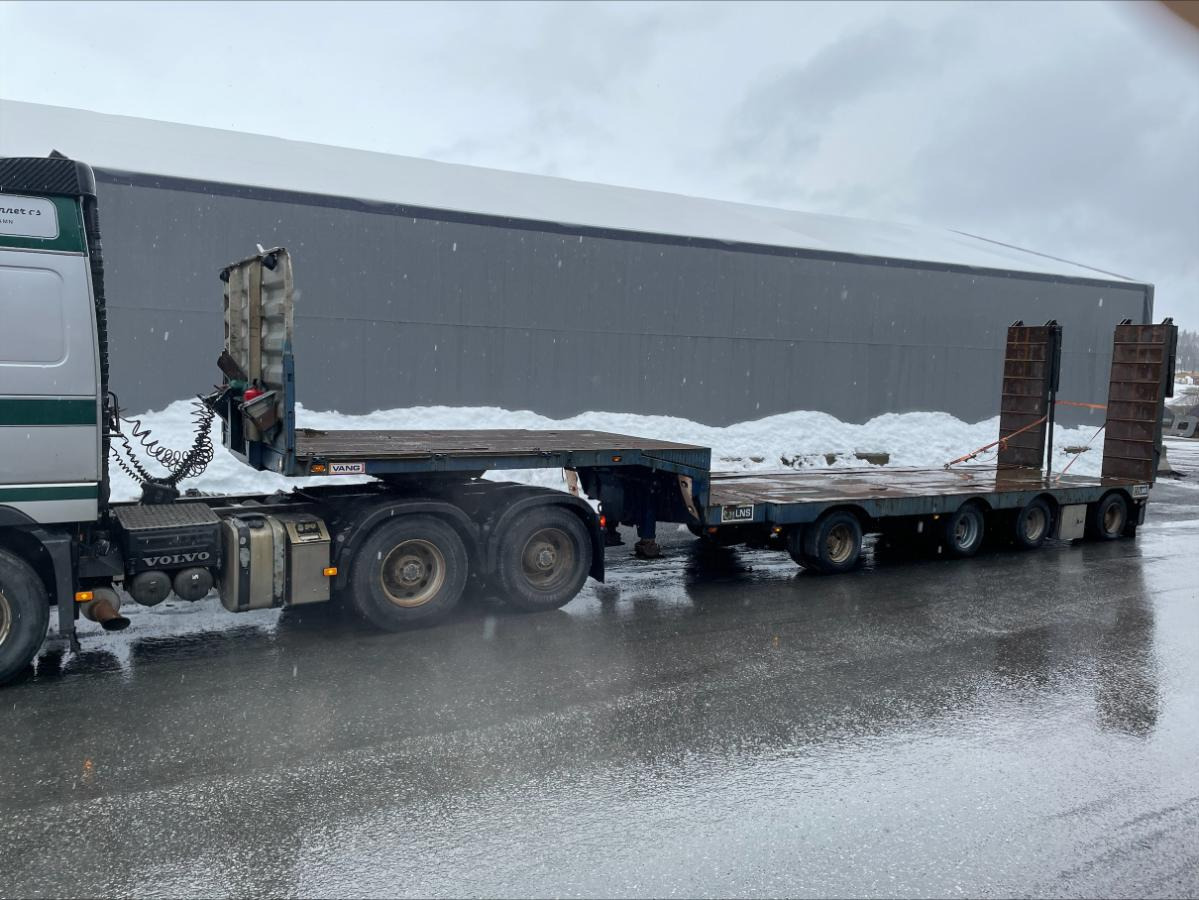 2005 Volvo FH16 6x4 Trekkvogn med Vang SHSL 1111TS maskinhenger - Cabeza tractora: foto 2 2005 Volvo FH16 6x4 Trekkvogn med Vang SHSL 1111TS maskinhenger - Cabeza tractora: foto 2