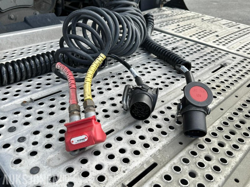 Cabeza tractora 2018 Mercedes-Benz 2046LS 4X2 963402 12: foto 16