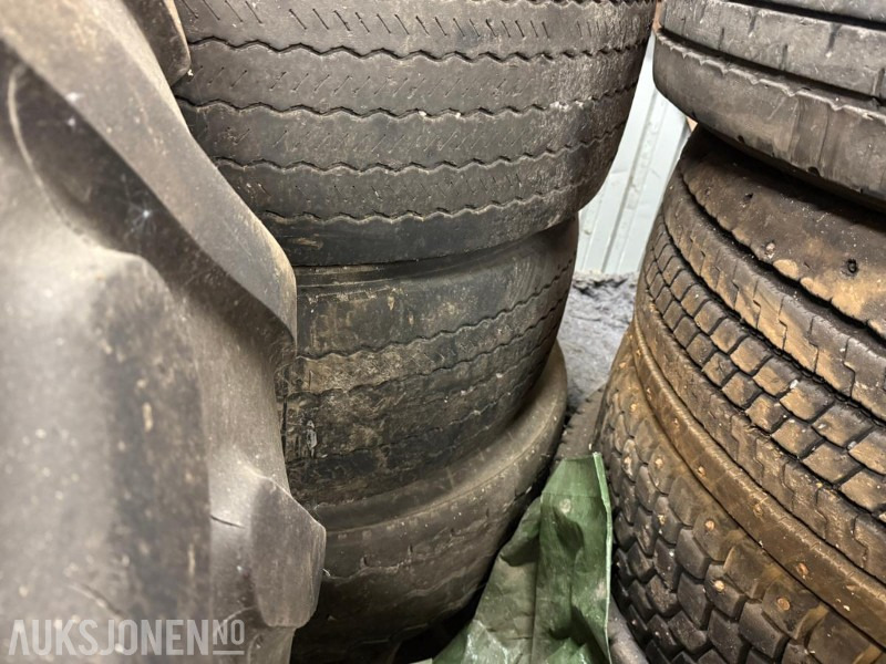 7 stk. Lastebildekk 315/65X22,5 og 385/65X22,5 - Camión: foto 2 7 stk. Lastebildekk 315/65X22,5 og 385/65X22,5 - Camión: foto 2