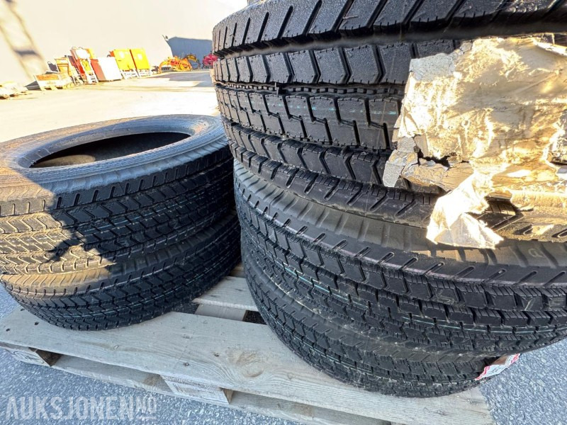 Bridgestone dekk til mindre lastebil / 5 stk - Camión: foto 5 Bridgestone dekk til mindre lastebil / 5 stk - Camión: foto 5