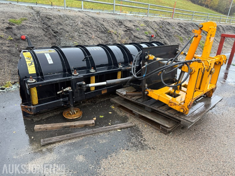 Gradmeko Plog med Markeringslys, Paralellogram og Fjærbelastet slitestål - Camión: foto 4 Gradmeko Plog med Markeringslys, Paralellogram og Fjærbelastet slitestål - Camión: foto 4