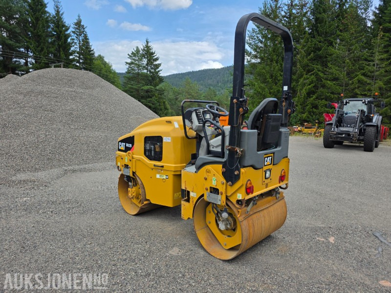Cat CB22B Tandemvals - 2223 Arbeidstimer - 2490kg - Rodillo: foto 3 Cat CB22B Tandemvals - 2223 Arbeidstimer - 2490kg - Rodillo: foto 3