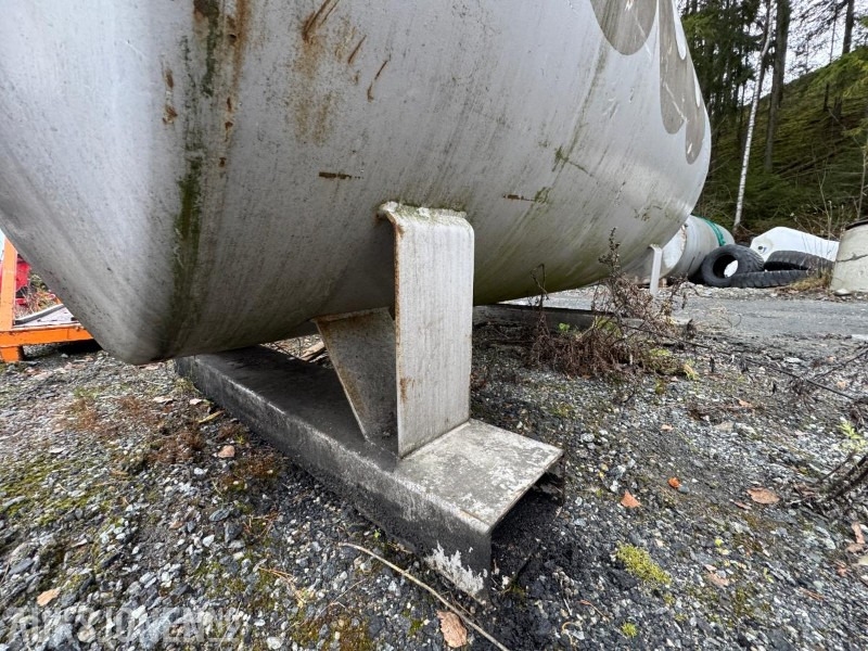 Equipo de construcción Dieseltank 2600 liter med pumpe: foto 16 Equipo de construcción Dieseltank 2600 liter med pumpe: foto 16