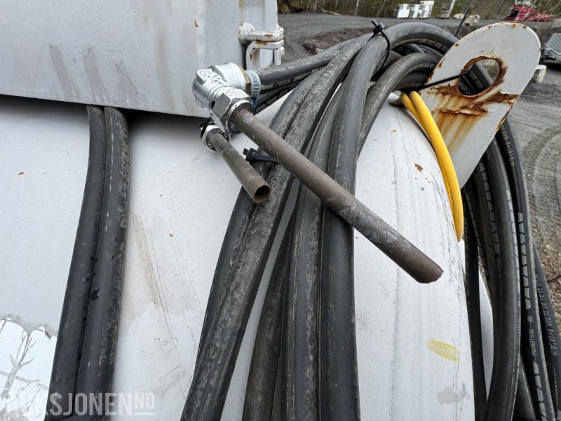 Equipo de construcción Dieseltank 2600 liter med pumpe: foto 9 Equipo de construcción Dieseltank 2600 liter med pumpe: foto 9