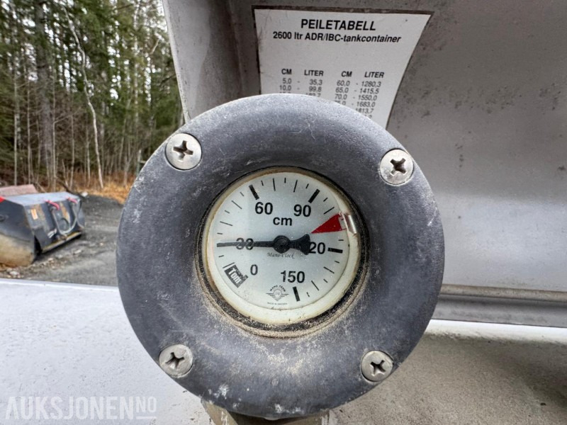 Equipo de construcción Dieseltank 2600 liter med pumpe: foto 11 Equipo de construcción Dieseltank 2600 liter med pumpe: foto 11