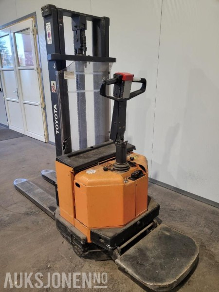 2000 Toyota Stabler - Equipo de manutención: foto 3 2000 Toyota Stabler - Equipo de manutención: foto 3