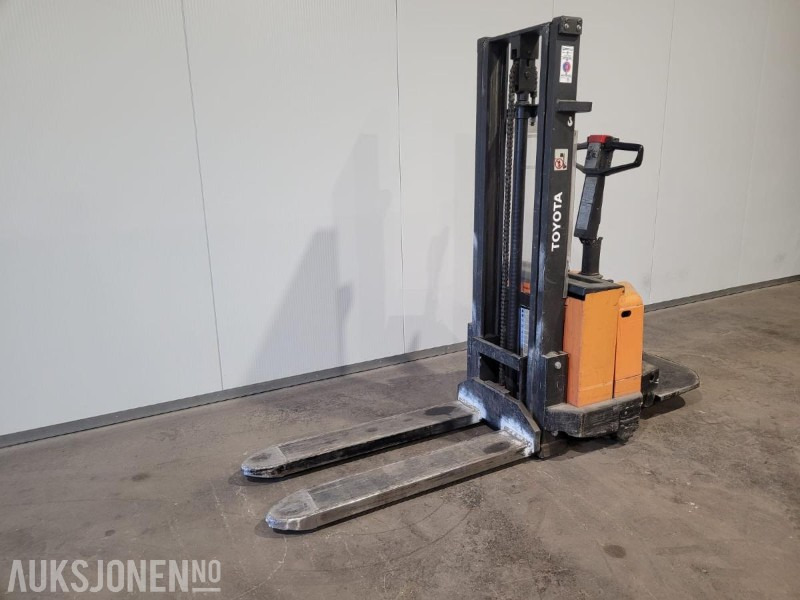 2000 Toyota Stabler - Equipo de manutención: foto 1 2000 Toyota Stabler - Equipo de manutención: foto 1