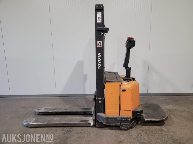 2000 Toyota Stabler - Equipo de manutención: foto 2 2000 Toyota Stabler - Equipo de manutención: foto 2