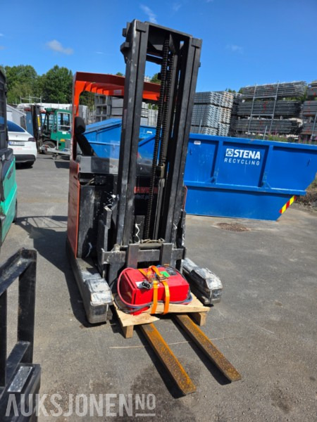 2008 BT RR B2 reach/støttebein truck - Equipo de manutención: foto 2 2008 BT RR B2 reach/støttebein truck - Equipo de manutención: foto 2