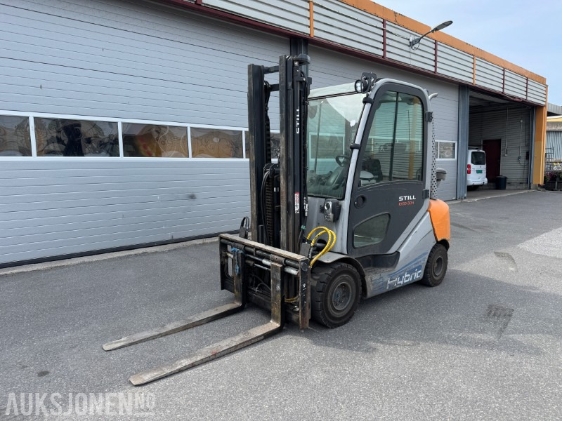 2014 Still RX 70-30 Hybrid Gaffeltruck – 3 tonn løftekapasitet Repobjekt - Equipo de manutención: foto 1 2014 Still RX 70-30 Hybrid Gaffeltruck – 3 tonn løftekapasitet Repobjekt - Equipo de manutención: foto 1