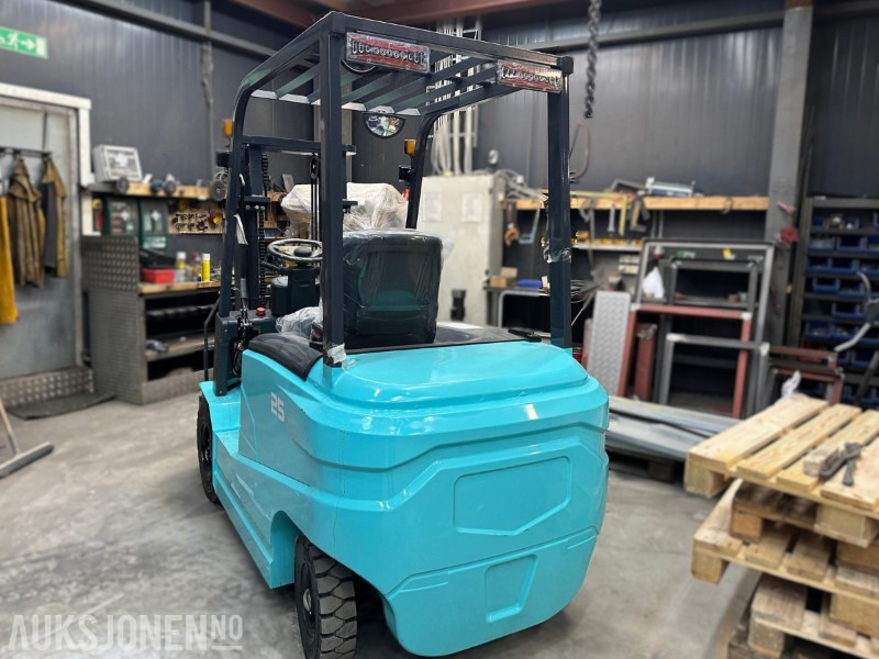 2025 Rippa R525D Elektrisk gaffeltruck, 2500kg, vedlikeholdsfrie batterier, display - Equipo de manutención: foto 4 2025 Rippa R525D Elektrisk gaffeltruck, 2500kg, vedlikeholdsfrie batterier, display - Equipo de manutención: foto 4