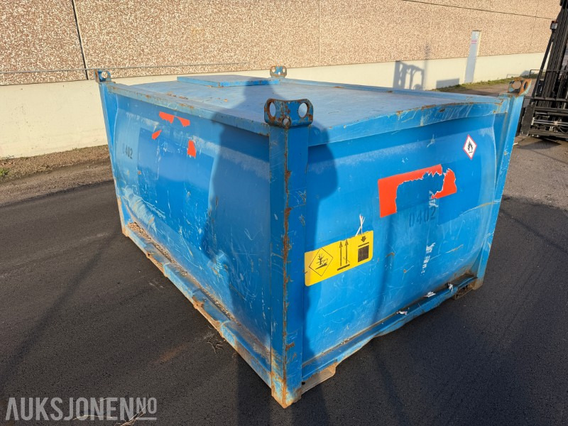 Fuel Proof dieseltank 3000L med lokk og tilkoblinger - Equipo de construcción: foto 1 Fuel Proof dieseltank 3000L med lokk og tilkoblinger - Equipo de construcción: foto 1