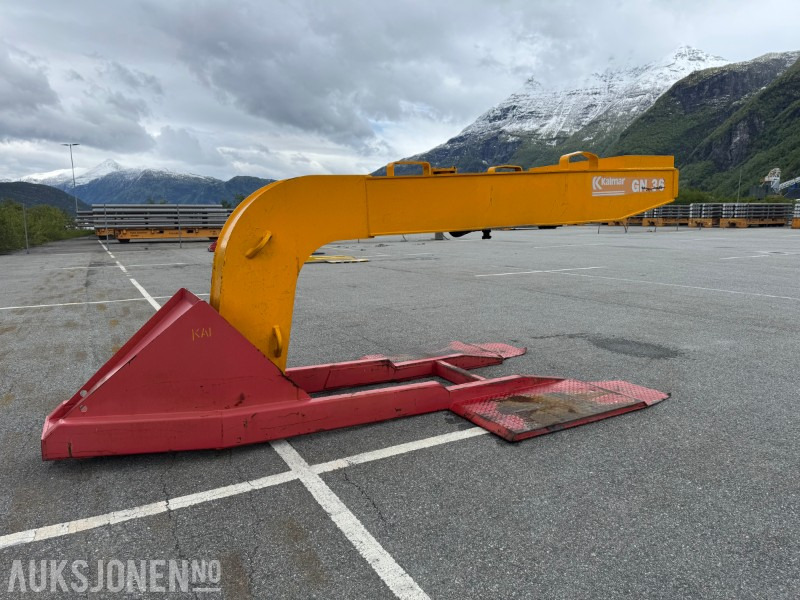 2002 Kalmar GN36 Svanehals for teminal traktor med parkeringsstaiv - Implemento para Maquinaria de construcción: foto 4 2002 Kalmar GN36 Svanehals for teminal traktor med parkeringsstaiv - Implemento para Maquinaria de construcción: foto 4