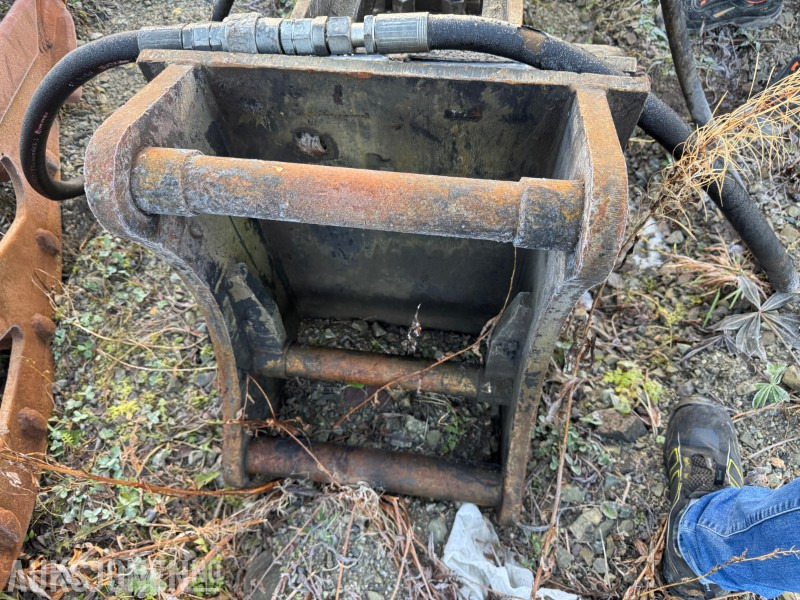 2008 Daemo DMB180 pigghammer - Implemento para Maquinaria de construcción: foto 5 2008 Daemo DMB180 pigghammer - Implemento para Maquinaria de construcción: foto 5