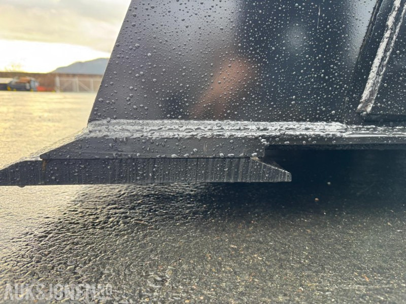 2025 Hjullasterskuffe med BM feste og utskiftbar kniv. - Implemento para Maquinaria de construcción: foto 5 2025 Hjullasterskuffe med BM feste og utskiftbar kniv. - Implemento para Maquinaria de construcción: foto 5