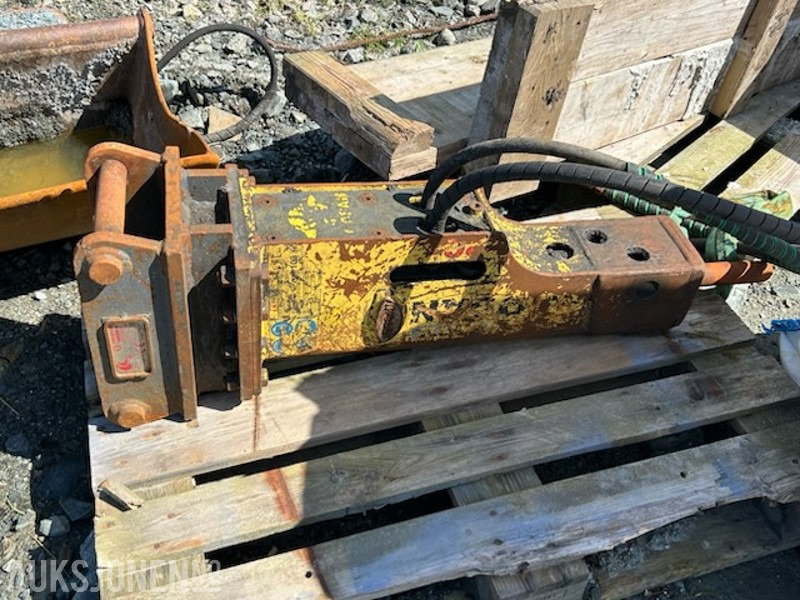 Andre Soosan hydraulisk pigghammer med S40 feste - Implemento para Maquinaria de construcción: foto 1 Andre Soosan hydraulisk pigghammer med S40 feste - Implemento para Maquinaria de construcción: foto 1