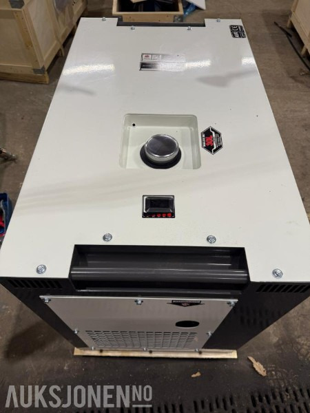 Diesel Generator 9 KW - Implemento para Maquinaria de construcción: foto 2 Diesel Generator 9 KW - Implemento para Maquinaria de construcción: foto 2