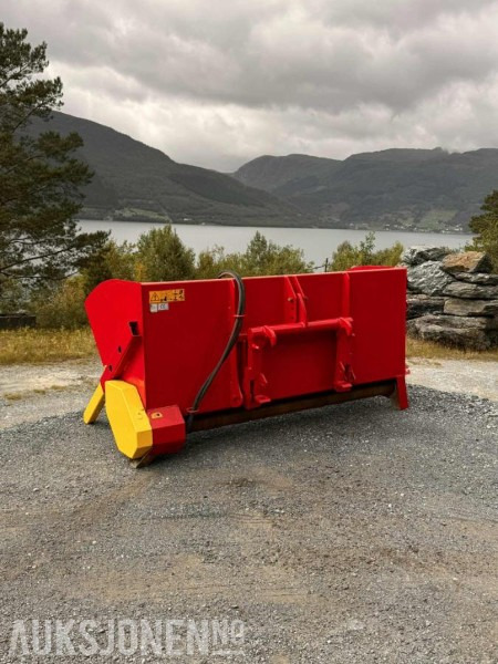 Duun strøkasse - Implemento para Maquinaria de construcción: foto 2 Duun strøkasse - Implemento para Maquinaria de construcción: foto 2