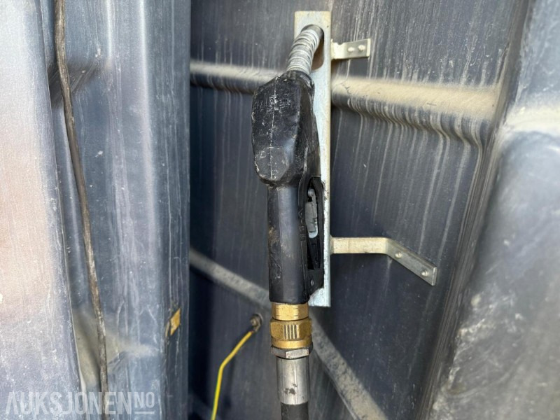 Kingspan 5000 L Dieseltank M/telleverk og slange - Implemento para Maquinaria de construcción: foto 4 Kingspan 5000 L Dieseltank M/telleverk og slange - Implemento para Maquinaria de construcción: foto 4