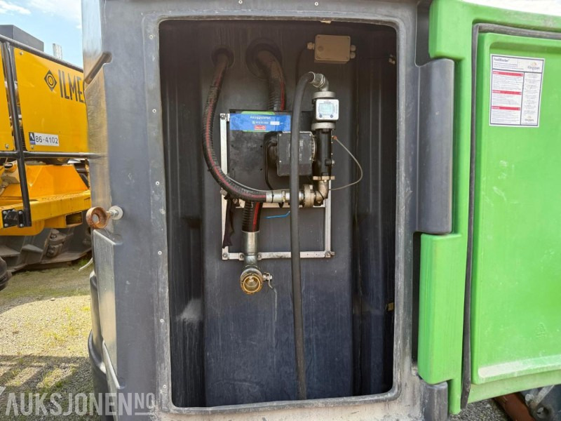 Kingspan 5000 L Dieseltank M/telleverk og slange - Implemento para Maquinaria de construcción: foto 2 Kingspan 5000 L Dieseltank M/telleverk og slange - Implemento para Maquinaria de construcción: foto 2