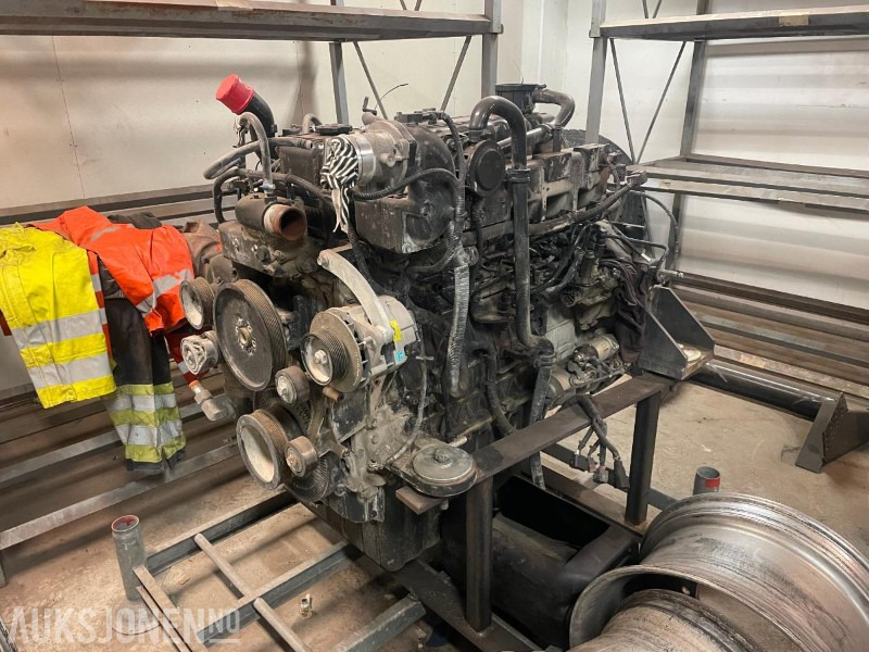 Motor til Doosan Lc350-7 - Implemento para Maquinaria de construcción: foto 1 Motor til Doosan Lc350-7 - Implemento para Maquinaria de construcción: foto 1