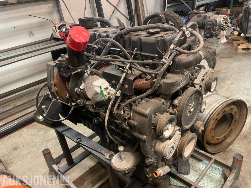 Motor til Doosan Lc350-7 - Implemento para Maquinaria de construcción: foto 3 Motor til Doosan Lc350-7 - Implemento para Maquinaria de construcción: foto 3