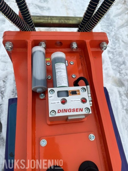 NY OG UBRUKT KM 1250 s60 Feste CE Merket 1400kg 12-18 Tonn maskin FABRIKKGARANTI - Implemento para Maquinaria de construcción: foto 3 NY OG UBRUKT KM 1250 s60 Feste CE Merket 1400kg 12-18 Tonn maskin FABRIKKGARANTI - Implemento para Maquinaria de construcción: foto 3